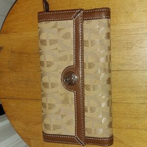 Etienne Aigner Wallet